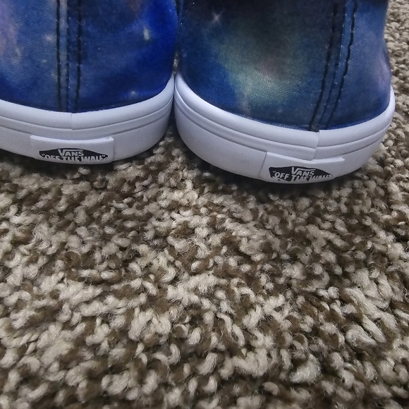 Vans - Picture 3 of 6